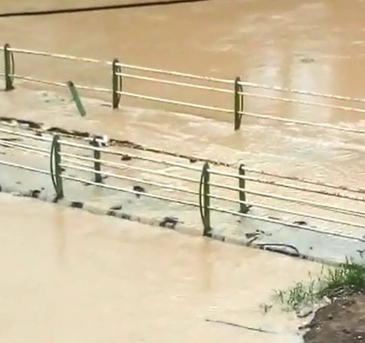 Chuva deixa famílias desalojadas e causa deslizamento de barreiras no Grande Recife e Mata Sul de PE