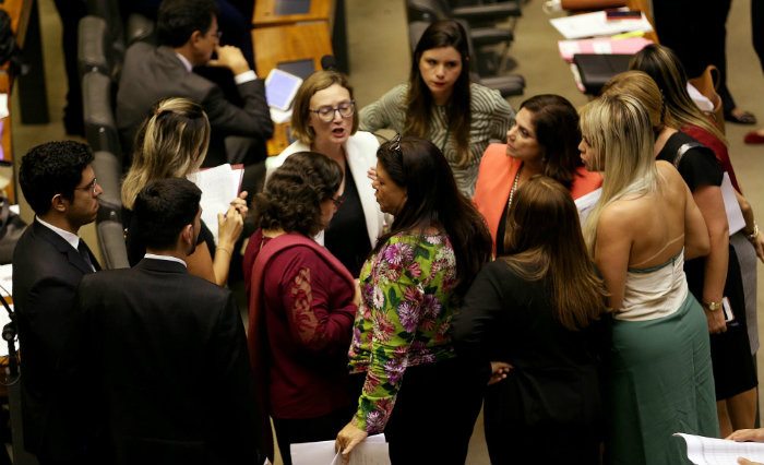 Baixa presença feminina na Câmara põe Brasil em 152º lugar entre 190 países