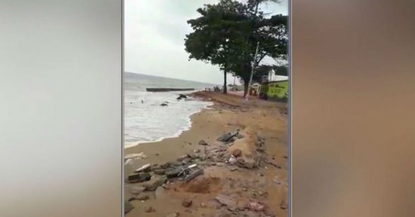 Moradores de Pau Amarelo estão preocupados com o avanço da água do mar