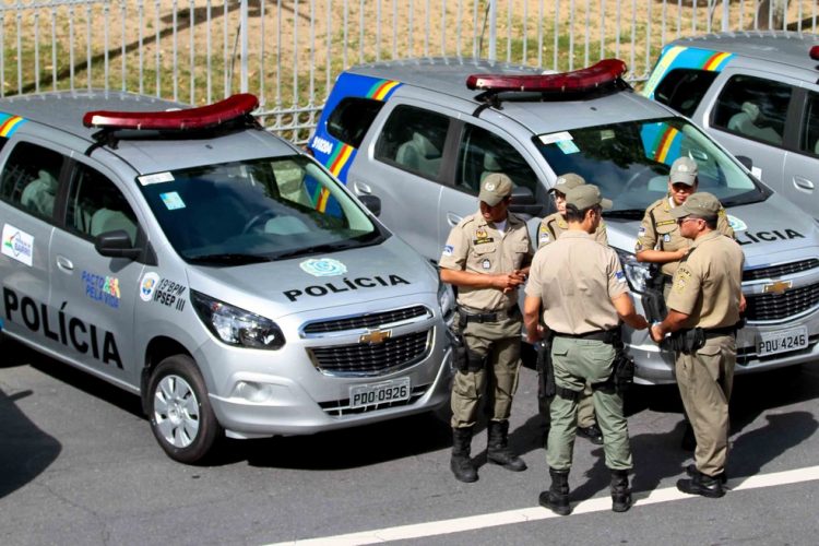 Gravatá: rapaz preso com 60 pedras de crack na rua do Sapateiro