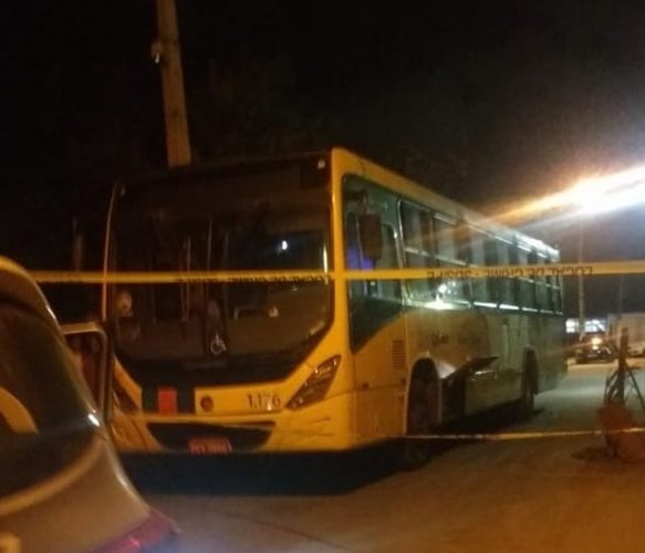 Outro ônibus é incendiado em Paulista e força-tarefa investiga nona ação criminosa no Grande Recife