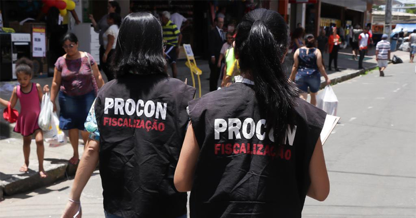 Ação do Procon Paulista tira dúvidas sobre direito do consumidor em três pontos da cidade nesta sexta
