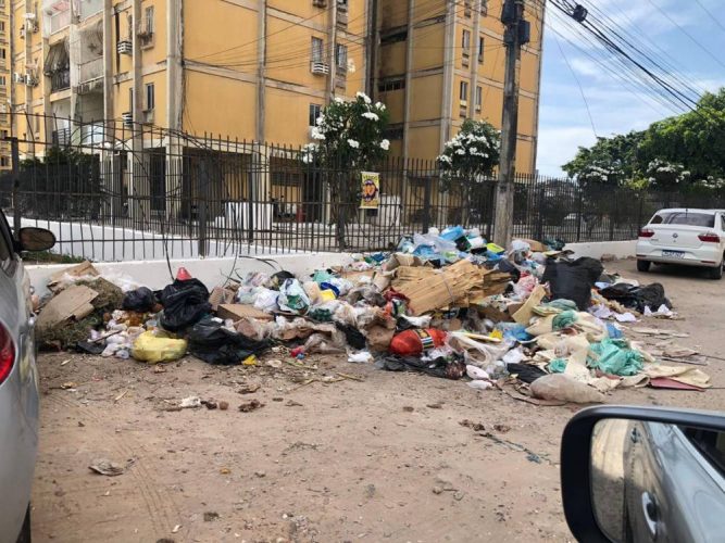 Moradores de Paulista reclamam de lixo nas ruas
