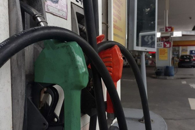 Gasolina sobe 5% a partir desta terça-feira (29)
