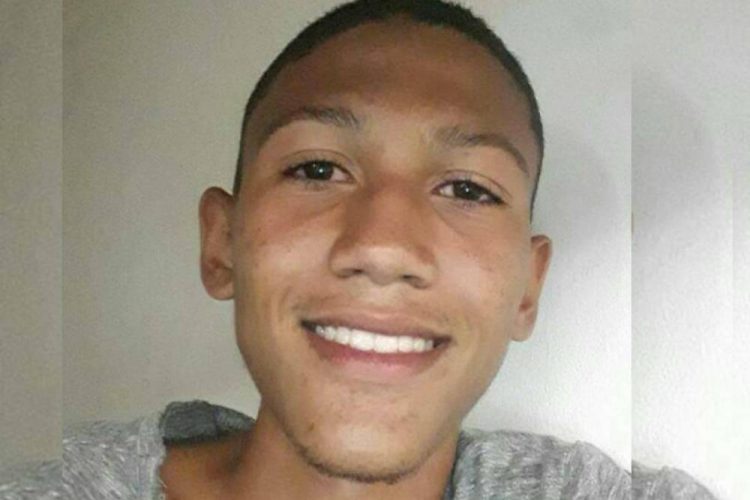 'Preto e pobre não merece estar aqui', foi o que ouviu jovem agredido em marina no Paulista