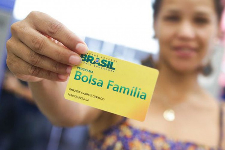 Bolsa Família: Governo pretende atender 22 milhões de brasileiros até 2022