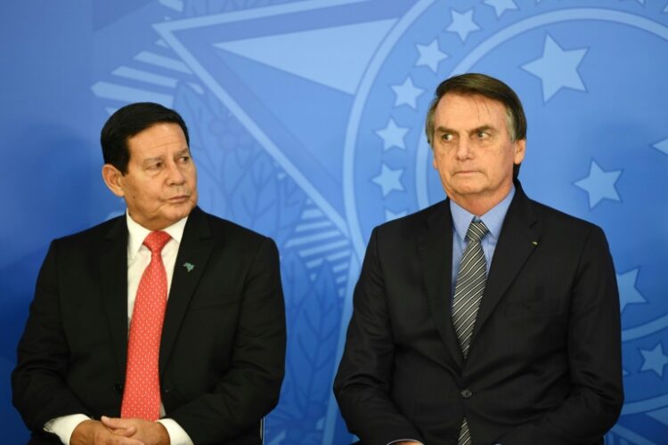 Bolsonaro diz que ‘Vice é igual cunhado: você casa e tem que aturar’, sobre Mourão