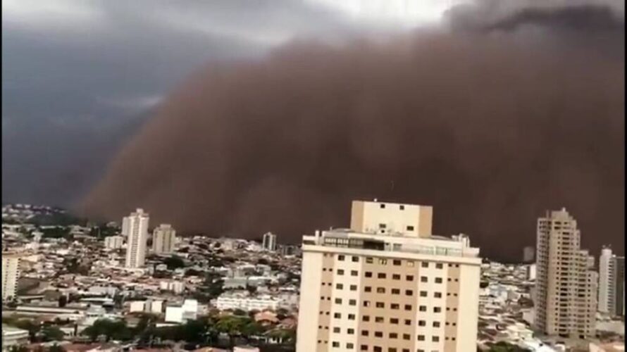 Nuvem vermelha de poeira assusta moradores no interior de São Paulo