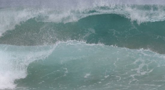 Marinha do Brasil emite alerta de ondas com até 3,5 metros de altura na faixa litorânea do Nordeste; saiba mais