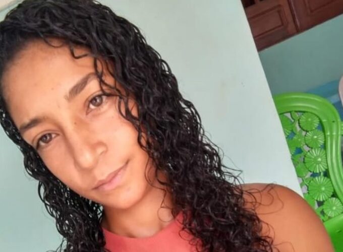 Jovem de 19 anos é estuprada e assassinada a golpes de arma branca em Glória do Goitá