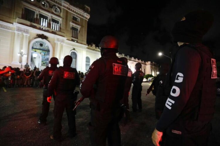 Estado envia policiais para reforçar segurança em Porto de Galinhas após morte de menina e protestos