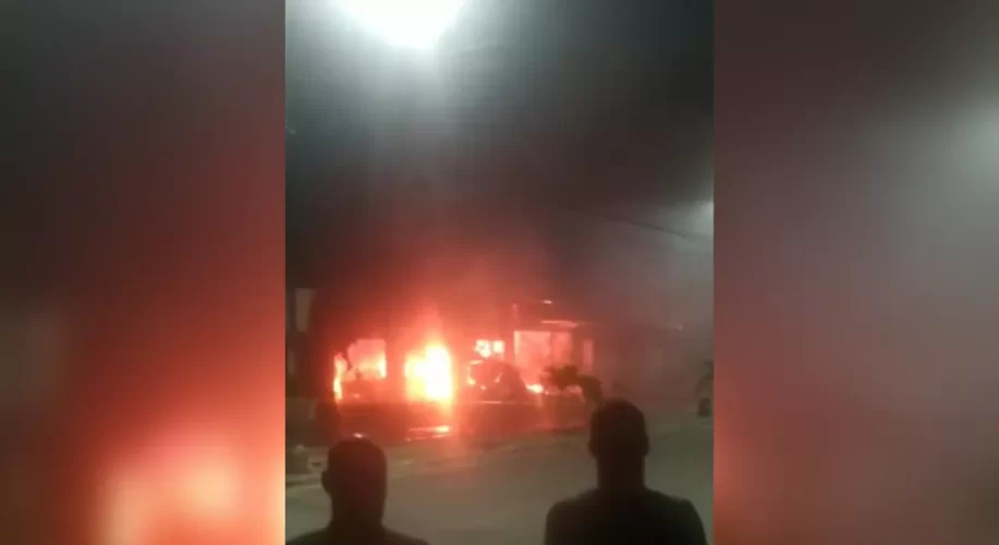 Incêndio atinge galeria no centro de Tamandaré