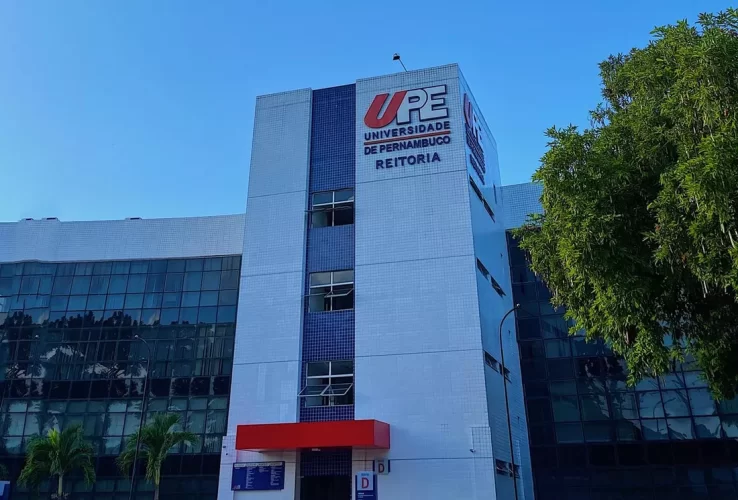 UPE abre concurso com três vagas para médico; veja como se inscrever