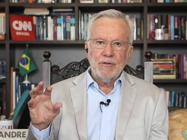 Alexandre Garcia: Não basta derrotar Bolsonaro; PT quer vê-lo preso