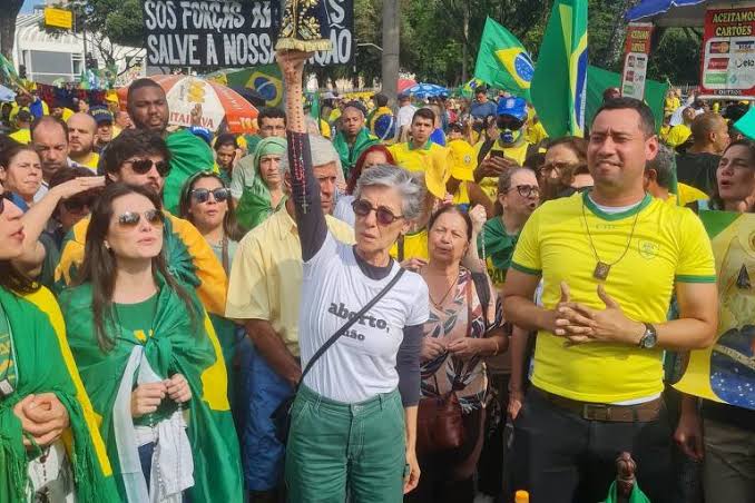 Globo demite Cássia Kis, que fazia militância pró-direita: “Depois de Travessia, ela está fora”
