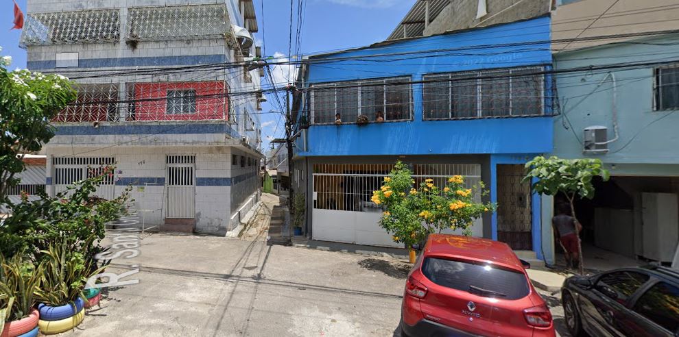 Mulher é morta com cinco tiros na cabeça dentro de casa no Morro da Conceição, no Recife