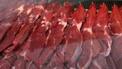 Exportação de carne para a China deve ser suspensa amanhã, diz ministro