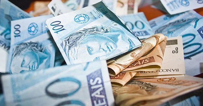 NOVO SALÁRIO MÍNIMO: trabalhador passa a receber R$ 1.320 neste 1° de MAIO; é o segundo reajuste do ano