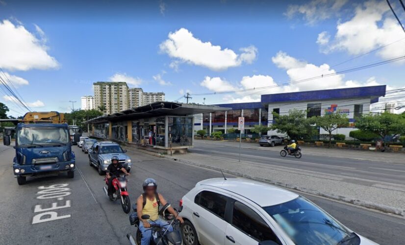 Homem morre em faixa de pedestre após ser atropelado por BRT na Avenida Caxangá