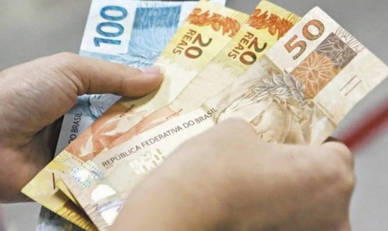 CRISE: Retirada de dinheiro da poupança tem recorde e atinge R$ 70,21 bilhões