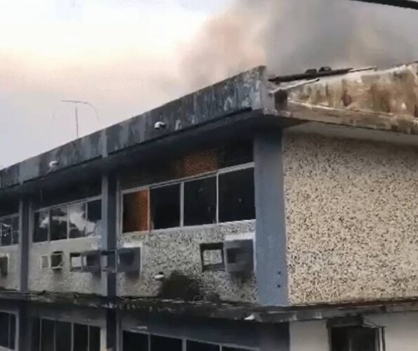 Vídeo mostra explosão em depósito de armas da polícia durante incêndio