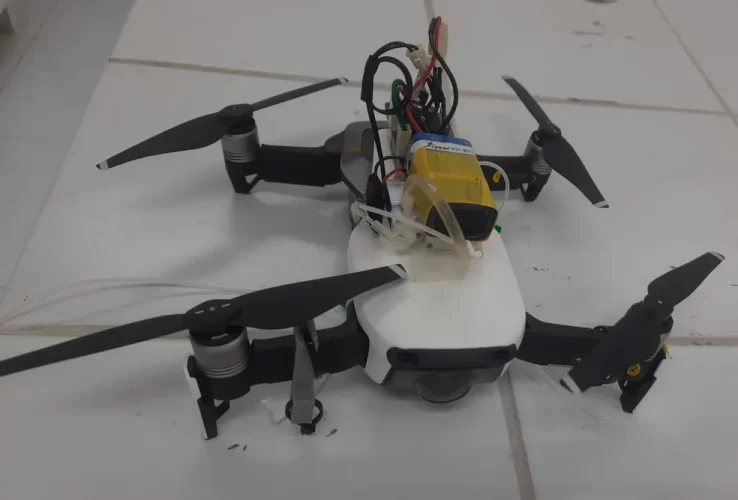Pesquisadores criam drone que coleta e analisa poluição das águas em tempo real