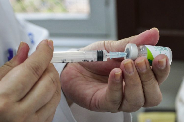 Mais de 460 mil pessoas faltam ser vacinadas contra a gripe em Pernambuco