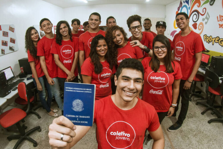 Coletivo Jovem inicia novo ciclo de capacitação gratuita; há 6 mil vagas para Pernambuco