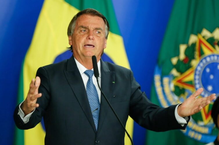 Extra: Bolsonaro desmente esquerda e garante que não vai fazer reunião de despedida e nem vai viajar aos EUA