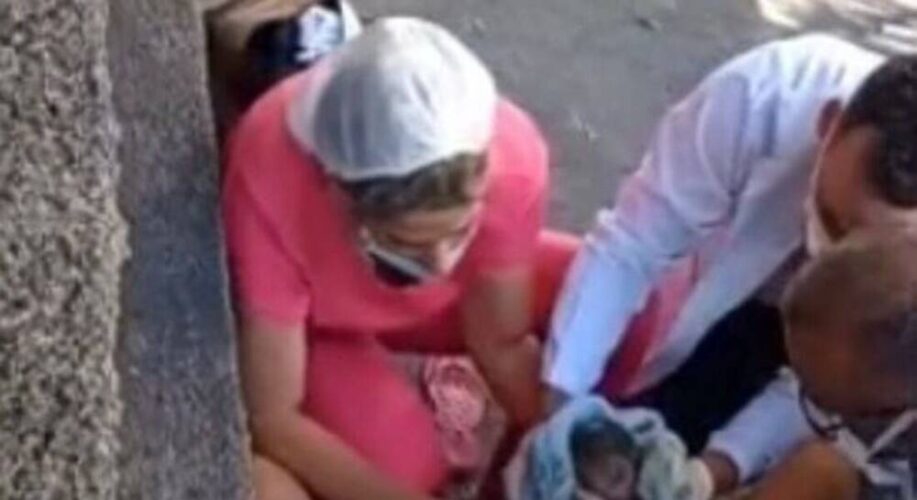 Mulher entra em trabalho de parto na rua, e bebê nasce na calçada de hospital no Recife