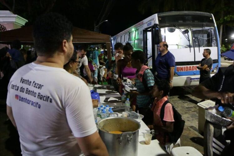 Banho Recife promove cidadania nas ruas da RMR